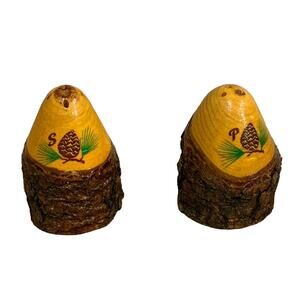 Vintage Wood Tree Ranier National Park Souvenir Salt Pepper Shaker Set